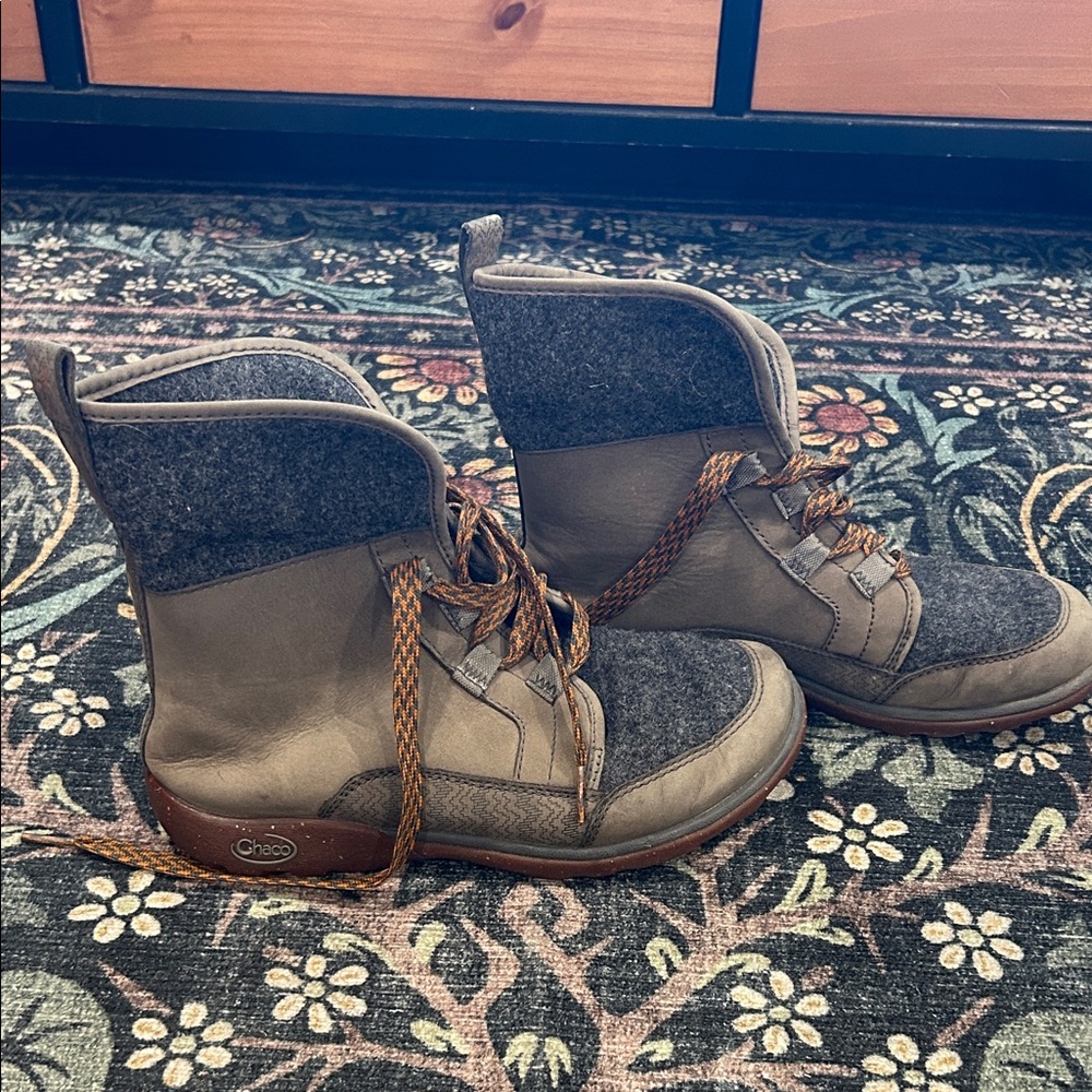 Chaco women’s Barbary hiking boots - Picture 5 of 7